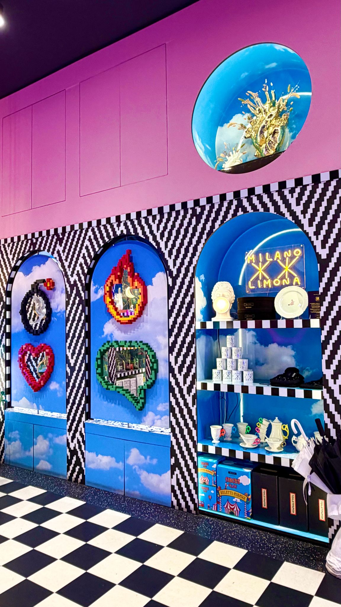 Pixel Mirror mix designed by Roberto Bruno for Seletti